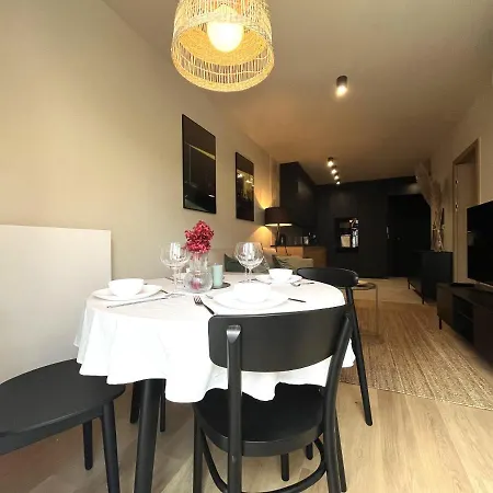 Apartment Wyszynskiego - Self Check-in 20h - Parking &lift Wroclaw